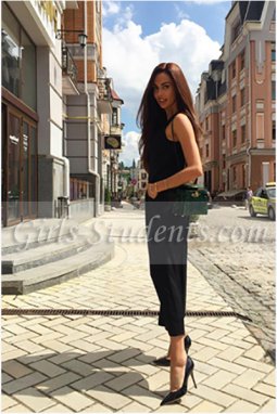Top models escort Paris Rose, luxury travel companions