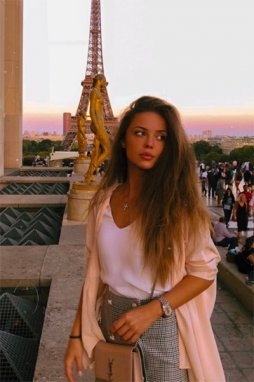 High end Paris escort Sophie, elite students companion