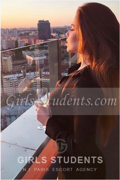 High class Paris escort Alexa, luxury VIP GFE companion