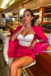 VIP escorts Paris Maria, luxury dark haired female companion VIP escorts Paris Maria, luxury dark haired female companion