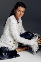 Paris escort de luxe Sabrina, sublime slim GFE companion