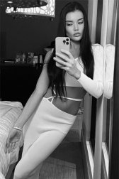 Paris escort de luxe Sabrina, sublime slim GFE companion