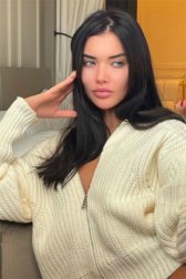 Paris escort de luxe Sabrina, sublime slim GFE companion